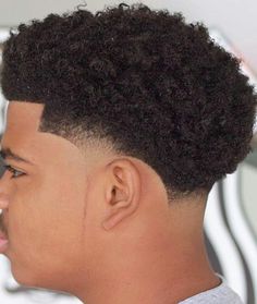 Curly Hair Short Haircuts, Sponge Curls, Beautiful Short Haircuts, Curls Ideas, Male Haircuts, Curly Hair Baby, Natural Dark Hair, Taper Fade Curly Hair, Afro Hairstyles Men