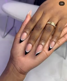 Short Nails Graduation, Simple Black Design Nails, Black Nail Designs Almond, French Tips With Black, Trendy Round Nails, Black Almond Nail Ideas, Square French Tip Nails, Acrylic Nails Summer, Toe Nail Color