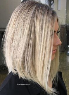 Platinum Blonde Lob A Line Bob, Blonde Lob, Long Bob Haircuts, Makijaż Smokey Eye, Bob Hairstyles For Fine Hair, Long Bob Hairstyles, Haircuts For Fine Hair