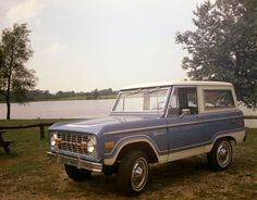 322 1973 Ford Bronco neg CN6610 184 0144-0315 1973 Ford Bronco, Old Ford Bronco, Woods Aesthetic, Alternative Subcultures, Old Vintage Cars, Mazda Cx5, Classy Cars, Pretty Cars, Ford Motor Company