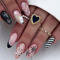 Buy Press on Nails Medium Glossy Glue on Nails Oval Acrylic Nails Christmas Tree Artificial Nails with Snowflake Design，24 pcs at Walmart.com Different Nail Designs, Sweater Patterns, Nagel Tips, Manicure Tips, New Nail Art, Nail Length, Stick On Nails, Christmas Nail Designs