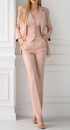 Business Professional Outfits, Fest Outfits, Stylish Work Attire, Woman Suit Fashion, Classy Work Outfits, Stylish Work Outfits, Looks Chic, Work Outfits Women, Formal Outfit