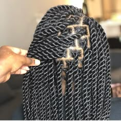 Senagele Twist Medium, Medium Rope Twist Braids, Senegalese Twist Braids Medium, Knotless Twist, Rope Twist Braids, Rope Twists, Latest Hair Braids, Hair Parting, Twists Hairstyles