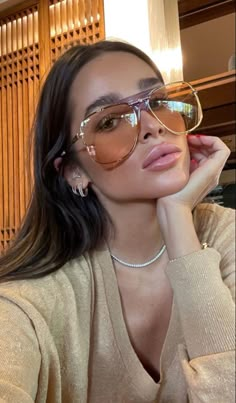 Glasses Inspiration, Glamour Makeup, Trending Sunglasses, Mirrored Sunglasses Women, Looks Style, Mode Inspiration, Fashion Killa, Aviator Sunglasses