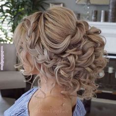 10 Romantic Hairstyles That You Will Want To Wear On Your Wedding Day Summer Wedding Hairstyles, Romantic Hairstyles, Penteado Cabelo Curto