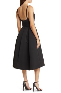 Head off to your next special occasion in this gorgeous cocktail midi dress showcasing a full skirt and handy pockets at the sides. 45 1/2" length (size 8) Square neck Sleeveless Side-seam pockets Lined 100% polyester Dry clean Imported Cocktail Midi Dress, Head Off, Midi Cocktail Dress, Full Skirt, Nordstrom Dresses, Square Neck, Special Occasion, Dry Clean, Midi Dress