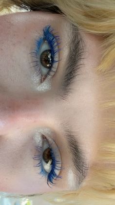 Blue eyeliner and mascara (AGAIN), feeling unstoppable #makeupoftheday #eyes Billie Eilish Blue Eyeliner, Blue Eye Eyeliner, Blue Eyeliner Green Eyes, Makeup With Blue Mascara, Blue Mascara Looks Brown Eyes, Simple Blue Eyeliner, Creative Eye Makeup Simple, Green Under Eye Makeup, Blue Mascara Brown Eyes