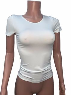 Hot White Seamless Stretchy Fitted Skin Tight Nylon Crewneck Tee T-shirt Top New #Jadedstyles #Basic #Casual Seamless Clothing, Dinner Wear, Seamless Top, Casual Party, Lingerie Fashion, Street Wear Urban, Casual Chic Outfit, Trendy Tops, Cute Summer Outfits