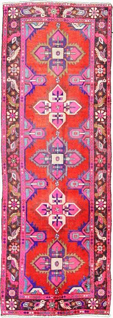 Beautiful rug Rug Iranian, Spanish Pattern, Ideas Hogar, Magic Carpet, Persian Rugs, Wool Runner Rug, Hallway Runner, Aztec Rug, Rugs And Carpet