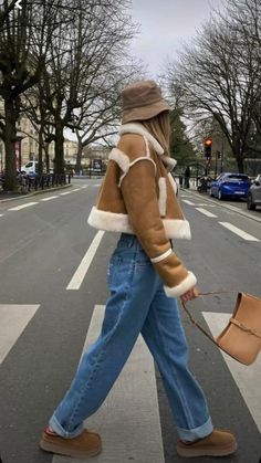 uggs | ugg slippers outfit | ugg slippers | uggs outfit | uggs aesthetic | uggs outfit | uggs outfit fall | uggs style | ugg style | uggs outfit women   ugg tasman slippers outfit | tasman ugg outfit | ugg tasman slippers | ugg tasman | uggs tasman slippers outfit | tasman uggs outfit | uggs tasman slippers | uggs tasman | ugg tazz slippers outfit | tazz ugg outfit | ugg tazz slippers | ugg tazz | uggs tazz slippers outfit | tazz uggs outfit | uggs tazz slippers | uggs tazz | ugg tasman slipper outfit | ugg tasman slipper | uggs tasman slipper outfit | uggs tasman slipper | ugg tazz slipper outfit | ugg tazz slipper | uggs tazz slipper outfit | uggs tazz slipper | uggs tazz | uggs tazz mule | tasman uggs | tazz uggs   uggs | uggs slippers outfit | uggs slippers | uggs outfit | uggs aest Stile Blair Waldorf, Adrette Outfits, Chique Outfit, What To Wear Fall, Thanksgiving Outfit Women, Fest Outfits