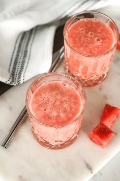 31 Refreshing Watermelon Recipes - Budgeting for Bliss Juicy Juice, Juicy Watermelon, Best Smoothie Recipes, Fat Burning Smoothies, Pineapple Smoothie, Watermelon Recipes, Good Smoothies, Drinks Alcohol Recipes, World Recipes