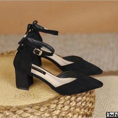 Fisdy - Elegante zapato de tacón grueso con correa de tobillo Heel Sandals For Women, Work Capsule, Skull Shoes, Rough Heels, Elegant High Heels, Elegant Heels, Ankle Strap High Heels, Womens Chunky Heels, Heels For Women