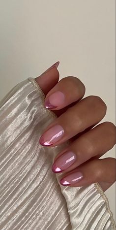 Chrome Gel Nails Designs, Nails For Pink Dress Prom, Chrome Nail Inspiration, Prom Nails 2024, Nails For Pink Prom Dress, Legally Blonde Nails, Prom Nails For Pink Dress, Pink Prom Nails Acrylic, Nails With Chrome Design