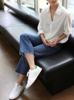 47 Ideas For Fashion Casual Minimalist Stan Smith Casual Job Interview Outfit, Summer Interview Outfit, Interview Shoes, Job Interview Outfit, Interview Outfits Women, Job Clothes, Looks Jeans, Work Flow, Adidas Shoes Women