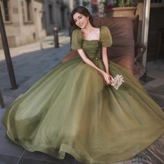 Olivia Mark - Exquisite Adult Evening Dress in Green for Hosts and Aesthetic Events Green Evening Dresses, Party Dress Green, Green Evening Dress, Mori Fashion, Slim Fit Dresses, Prom Party, Dress Robes, Classic Dress, Prom Party Dresses