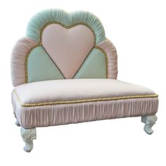 Embellished with a heart, the romantic Valentina bed is our homage to pet lovers everywhere. This dreamy, love inspired pet couch is embellished with a heart at the front of the headboard and a cloud at the back. For those who love items that tell a story, each detail of this luxury dog or cat bed is made to delight. With classic-inspired gold accents at the back of the headboard, the Valentina bed is the ideal choice for homes where the back of the bed is visible. With contrasting trim and lavi Dreamy Love, Luxury Pet Beds, Designer Dog Beds, Pet Couches, Farrow And Ball Paint, Luxury Pet, Dog Bag, Dog Holiday, Luxury Dog