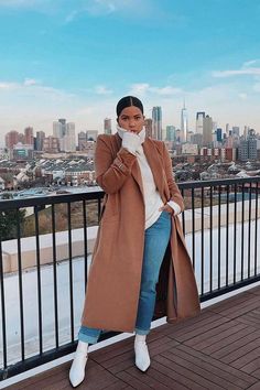 Tylauren Style, Fashion Jackets For Women, Jackets For Women Winter, Winter Long Coat, Chicago Outfit, Conservative Fashion, Korean Fashion Winter, Winter Fashion Coats, Long Coat Jacket