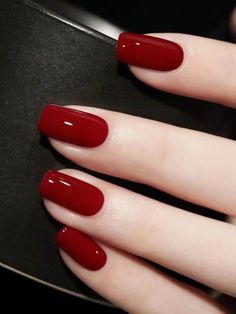 Elegant Red Nails Classy, Nails Bordeaux Gel, Red Burgundy Nails, Red Nails Simple, Burgundy Red Nails, Nails Rouge, Red Nail Colors, Burgundy Manicure, Red Nails Ideas