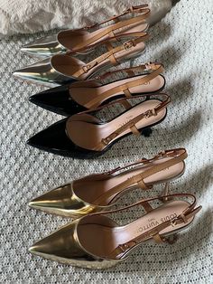 Elegant Shoes Heels, Fashion Shoes Heels, Shoes Outfit Fashion, Wedding Shoes Heels, Stunning Shoes, Vintage Heels, Fancy Shoes, Shoe Inspo, Elegant Shoes