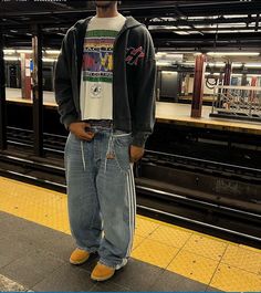 Baggy Pants For Men, Style Baggy Pants, Looks Hip Hop, Guys Fits, Guy Fits, Streetwear Inspo, Dos And Don'ts, Streetwear Fits, Men Street Fashion