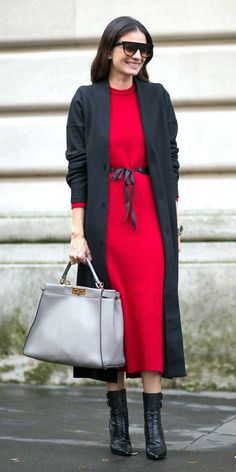 Cherry red sweater dresses | HOWTOWEAR Fashion Red Sweater Dress Outfit, Leila Yavari, Paris Street Style Spring, Red Sweater Dress, Sweater Dress Outfit, Miroslava Duma, Giovanna Battaglia, Anna Dello Russo, Paris Fashion Week Street Style