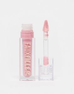 Face + Body fra Huda Beauty Gloss and go Nærende lipgloss Skinnende finish Pudelignende, ikke-klistret tekstur Udviklet til at give læberne et fyldigere udseende uden en prikkende følelse Antioxidant E-vitamin arbejder for at beskytte huden mod miljøangreb og fugte i dybden Sugar Baby er en gennemsigtig, lyserød nuance Produktet kan ikke returneres af hygiejniske årsager Huda Beauty Lip, Baby Rosa, Pink Lip Gloss, Luxury Gifts For Her, Elf Makeup, Pink Shade, Body Makeup, Beauty Box, Lipstick Lip