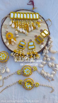 Handmade Fabric Jewellery, Jewellery For Haldi, Mirror Earrings, Quilling For Beginners, Wedding Flower Jewelry, Flower Jewelry Designs, Paper Quilling For Beginners, Fabric Jewellery