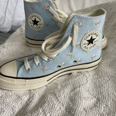 Daisy Embroidered, Never Worn. Bought In England! Blue Converse Aesthetic, Light Blue Converse, Aesthetic Converse, Cute Converse Shoes, Converse Aesthetic, Lgbtq Quotes, Cute Converse, All Star Converse, Star Converse