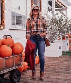 Fashion Distraction, Fall Women Outfits, Inktober Ideas, Fall Outfits Ideas, Closet Clutter, Mom Vibes, Outfit References, Southern Fashion, Southern Outfits