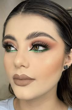 Makeup Verde, Soft Glam Look, Makeup Soft Glam, Competition Makeup, Maquillage Yeux Cut Crease, Mekap Mata, Angel Makeup, 20 Makeup, Bold Eyeshadow