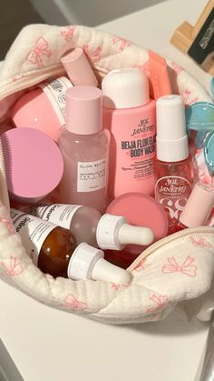 #اكسبلور #explore #fyp #skincare #aesthetic Skin Care Product Aesthetic, Preppy Skincare Aesthetic, Aesthetic Skincare Pics, Clean Girl Skincare Products, Makeup Skincare Aesthetic, Aesthetic Skincare Wallpaper, Cute Skincare Aesthetic, Aesthetic Skincare Pictures, Zoya Aesthetic