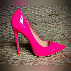 New Neon Elisabet Lang Patent Stilettos 4" Heel Pink Wedding Party Size 7 Pink Wedding Party, Pink Heels, Pink Wedding, Shoes Women Heels, Wedding Party, Shoes Heels, Size 7, Neon, Women Shoes