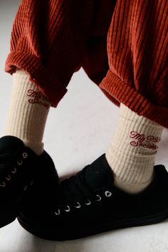 Socks in two colors and logo in contrast color. Length over the ankle with our TNS logo in contrast color. Made in organic cotton. 100% organic cotton. Texture Socks, Y Logo, Boy Gif, Contrasting Colors, Ruby, Organic Cotton, Socks, Texture, ? Logo