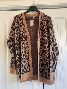 Women's Como Vintage Cheetah Print Cardigan Sweater W/Tags Leopard Print Long Sleeve Cardigan For Fall, Long Sleeve Leopard Print Cardigan For Fall, Leopard Print Cardigan For Fall Layering, Fall Leopard Print Cardigan For Layering, Plaid And Leopard, Leopard Print Cardigan, Printed Cardigan, Cheetah Print, Cardigan Sweater