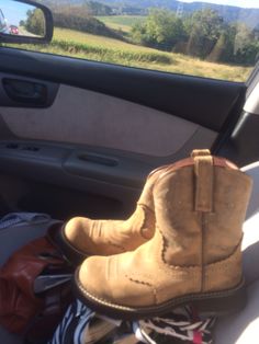 My new Ariat Fat Baby boots 💚💚💚 Ariat Fatbaby Boots Outfit, Fatbaby Boots Outfit, Fatbaby Boots, Fashion Inspo Spring, Ariat Fatbaby, Fat Baby, Farm Ranch, Bella Hadid Outfits, Coastal Cowgirl