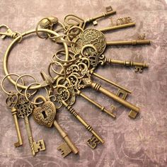 Bahasa Jepun, Old Keys, Skeleton Keys, Big Ring, Altered Art Projects, Style Steampunk, Antique Keys, Key To My Heart, Vintage Keys