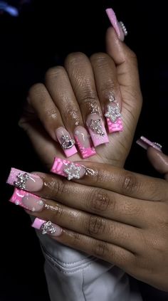 Pink Designer Nails, Pink Nails With Charms Y2k, Senior Nails Ideas 2024, Pink Freestyle Nails, Cute Nails Y2k, Short Bling Nails, Y2k Duck Nails, Fine Nails, Extra Birthday Nails