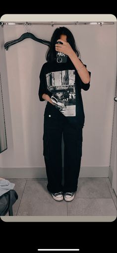 Casual Outfits Oversized Tshirt, Baggy Outfit Woman Aesthetic, Oversized Tshirt And Pants Outfit Women, Cool Oversized Outfits, Black Baggy Clothes Aesthetic, Black Baggy Outfit Aesthetic, Oversize Clothes Aesthetic, Oversized Tshirt Outfit Style, Oversized T Shirt For Women