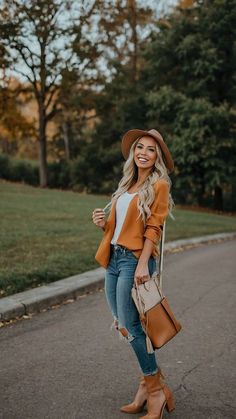 Outfit Inspirations For School, Fall Outfits Inspiration, Trendy Outfit Ideas, Outfit Ideas For Women, Aesthetic Outfit Ideas, Trendy Fall Outfits