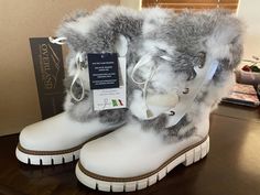 White Faux Fur Lined Boots For Fall, White Boots With Faux Fur Lining For Fall, White Leather Waterproof Boots For Winter, White Boots For Cold Weather, White Insulated Fall Boots, White Leather Weatherproof Boots, Best Fall Shoes, Fall Shoes For Women, White Fur Boots