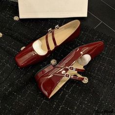 Olivia Mark - Vintage Low-Heeled Mary Jane Shoes with Square Buckle Strap and Shallow Vamp Rough Heels, Fashion Shoes Flats, Gold And Red, Square Head, Casual Flat Shoes, Pu Heels, Buckled Heels, Mary Jane Heels, Leather High Heels