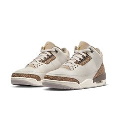 Get ready for Fall as Air Jordan brings an array of exciting releases! Among the standout choices is the Air Jordan 3 'Palomino' featuring earthy tones, luxurious suede, and iconic elephant print accents. Available now on KICKS CREW! (AJ3/SNKR/Men's/Low Top/Basketball/Breathable/Wear-resistant) Dr Shoes, Jordan Model, White Cement, Jordan 3 Retro, Lucky Green, Air Jordan 3 Retro, Retro Men, Air Jordan 3, Jordan 3