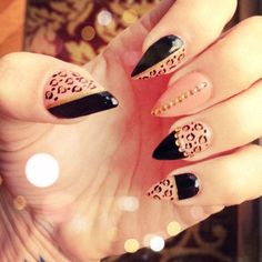 Leopard Nails Gold Cheetah Nails, Claw Nails Designs, Pointy Nail Designs, Nails With Gems, Pink Stiletto Nails, Cheetah Nails, Pointy Nails, Stiletto Nail Art, Leopard Print Nails