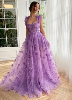 Prom Dress Ideas Unique Ball Gown, Debut Dresses Filipino Purple, Lace Beach Dress, Teuta Matoshi, Whimsical Butterfly, Butterfly Lace, Prom Dresses Elegant, Lavender Dress, Womens Wedding Dresses