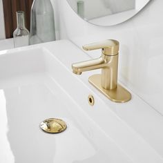 BWE Brushed Gold Single Hole 1-handle Bathroom Sink Faucet with Drain and Deck Plate (2.44-in) Lowes.com Gold Sink Faucet, Bathroom Vanity Faucets, Bath Inspiration, Faucet Bathroom, Modern Sink, Single Handle Bathroom Faucet, Live Beautifully, Single Hole Faucet, Bathroom Hardware