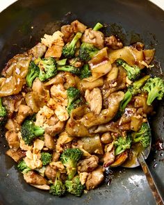 stir fry with chicken, broccoli and onions