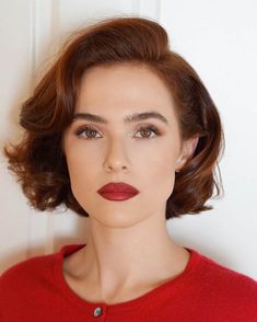 Short Hair Red Lips, Best Bob Haircuts, Hair Haircuts, Nc Wedding, Bob Haircut, Haircut Ideas, Vintage Hairstyles, Hair Dos