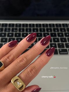 Simple Nail Designs Burgundy, Transition Fall Nail Colors, Nails Transition Summer To Fall, Good Nail Colors For Tan Skin, French Nails Creative, Short Red Fall Nails, Burgundy Biab Nails, Short Red Nails French Tip, Christmas Nails Burgundy And Gold