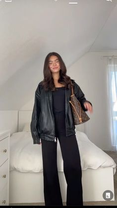 Chic Fall Outfit, Outfits Fashion, Fall Outfit, The Worst, Fashion Designers, Fall Outfits, University, Pants, Autumn Outfits