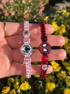 Miles And Gwen, Spiderman Gifts, Fandom Jewelry, Ankle Bracelets Diy, Yarn Bracelets, Couple Fits, Pretty Jewelry Necklaces, Kandi Bracelets